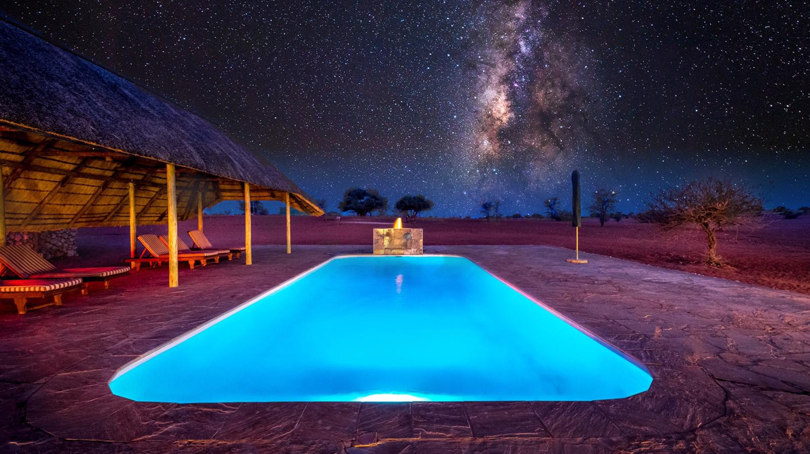 Bagatelle Lodge - Kalahari Game Ranch - Namibia - Pool at night